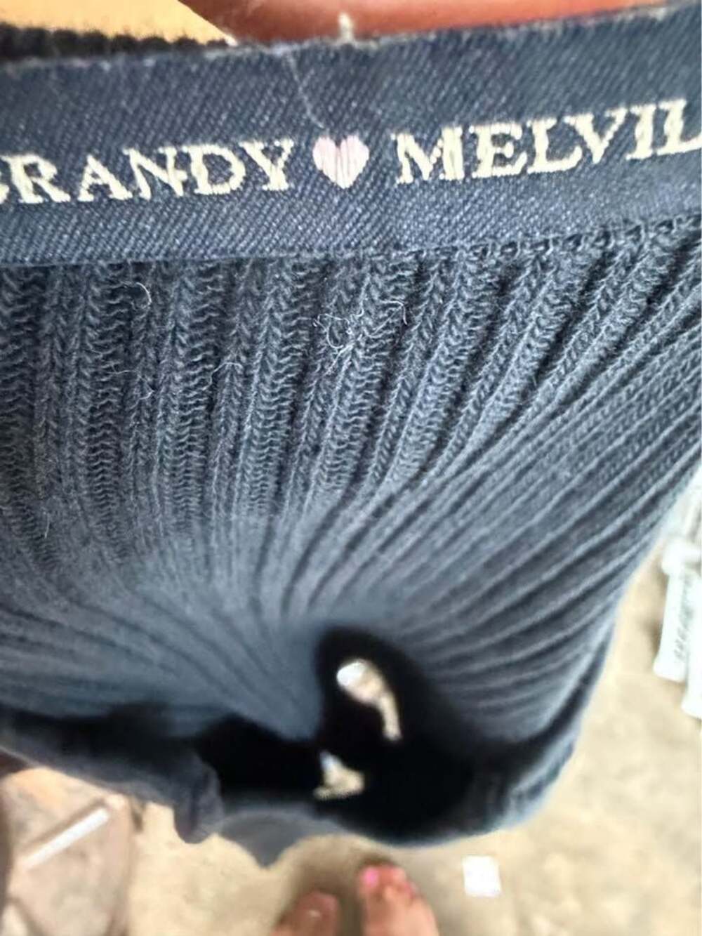 100 Brandy Melville Ribbed Long Sleeve Crop Top
